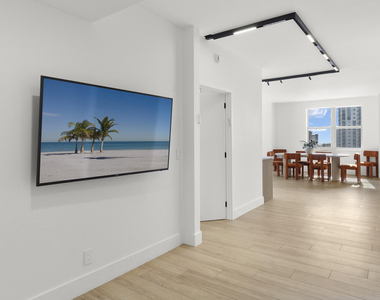 1865 S Ocean Drive - Photo Thumbnail 5