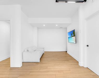 1865 S Ocean Drive - Photo Thumbnail 7