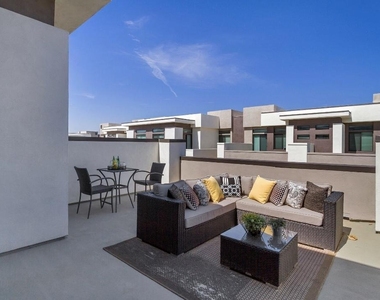 2015 N 50th Street - Photo Thumbnail 9