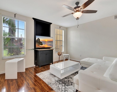 1207 Belmont Place - Photo Thumbnail 13