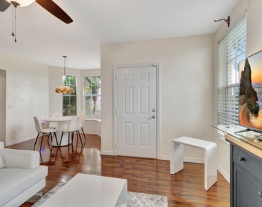 1207 Belmont Place - Photo Thumbnail 5