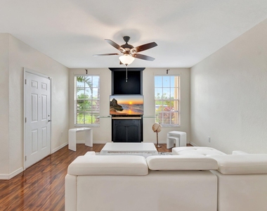1207 Belmont Place - Photo Thumbnail 10