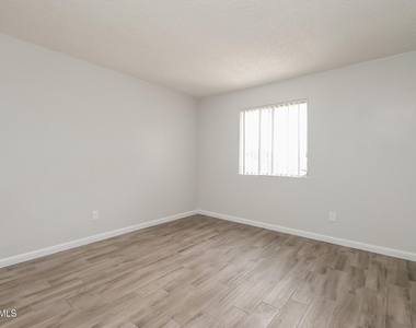 1050 W University Drive - Photo Thumbnail 9