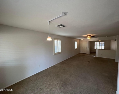 17442 W Watson Lane - Photo Thumbnail 9