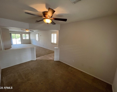 17442 W Watson Lane - Photo Thumbnail 6