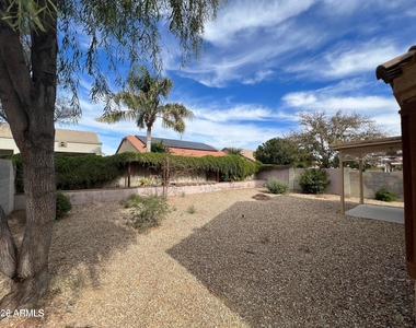 17442 W Watson Lane - Photo Thumbnail 20