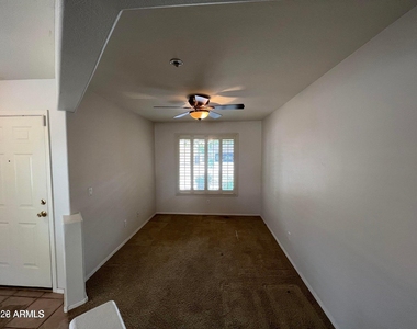 17442 W Watson Lane - Photo Thumbnail 5
