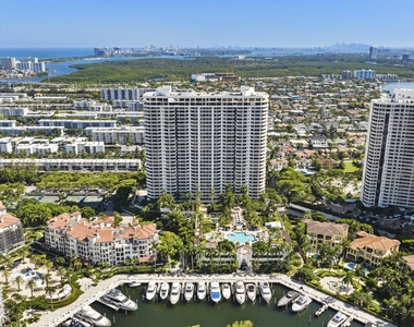 2000 Island Boulevard - Photo Thumbnail 50