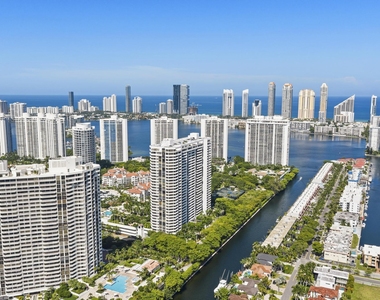 2000 Island Boulevard - Photo Thumbnail 53