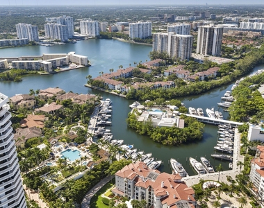 2000 Island Boulevard - Photo Thumbnail 55