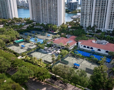 2000 Island Boulevard - Photo Thumbnail 73