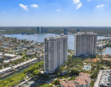 2000 Island Boulevard - Photo Thumbnail 47