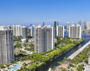 2000 Island Boulevard - Photo Thumbnail 44