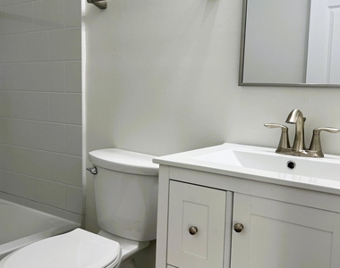 7105 North Boulevard - Photo Thumbnail 9