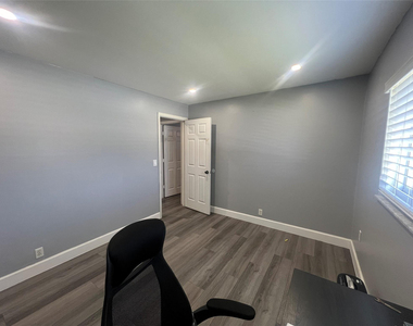 7975 Nw 8th Street - Photo Thumbnail 8