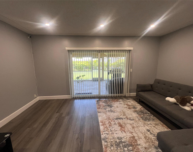 7975 Nw 8th Street - Photo Thumbnail 12