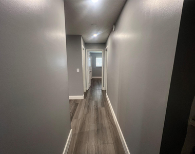 7975 Nw 8th Street - Photo Thumbnail 4