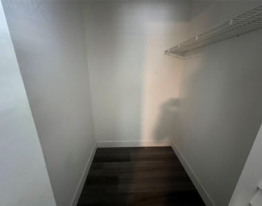 7975 Nw 8th Street - Photo Thumbnail 3