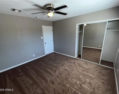 6010 N 21st Drive - Photo Thumbnail 15