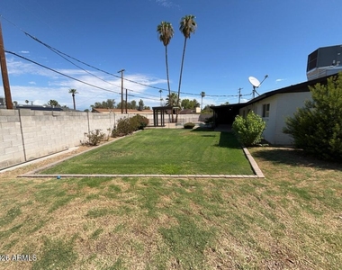 6010 N 21st Drive - Photo Thumbnail 18