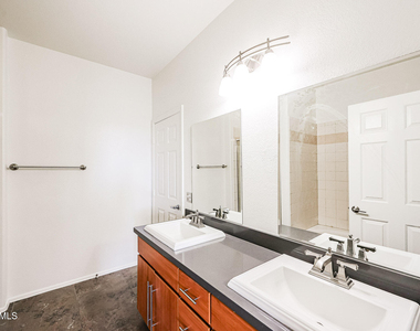14250 W Wigwam Boulevard - Photo Thumbnail 12