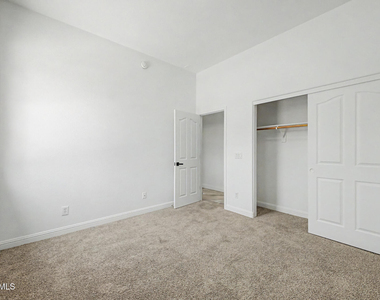1900 E Woodsman Place - Photo Thumbnail 28