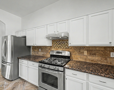 1900 E Woodsman Place - Photo Thumbnail 18