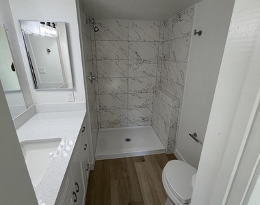 510 W University Drive - Photo Thumbnail 7