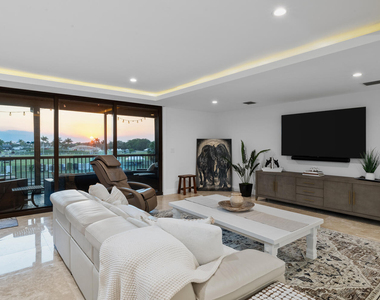 2785 Polo Island Drive - Photo Thumbnail 14