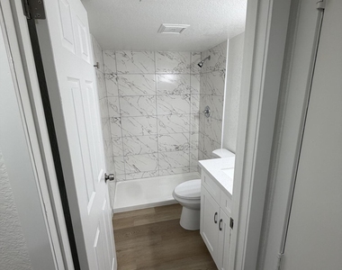510 W University Drive - Photo Thumbnail 5
