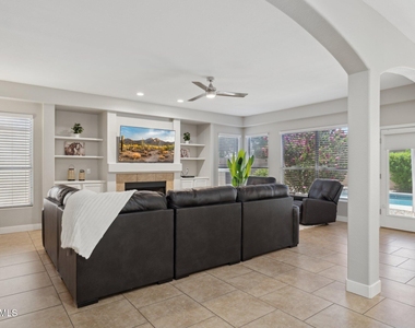 16630 N 61st Place - Photo Thumbnail 5
