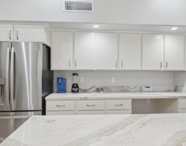16630 N 61st Place - Photo Thumbnail 14