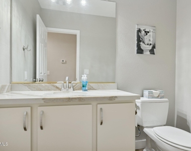 16630 N 61st Place - Photo Thumbnail 22