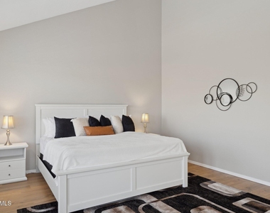 16630 N 61st Place - Photo Thumbnail 17