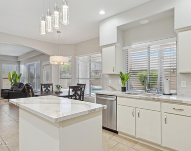 16630 N 61st Place - Photo Thumbnail 8