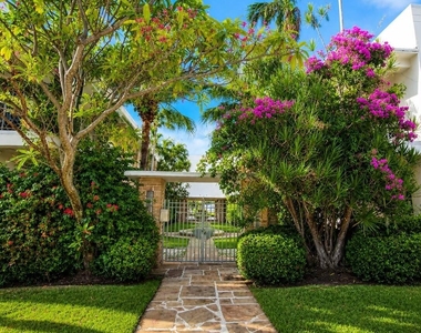 2131 Calais Drive - Photo Thumbnail 3
