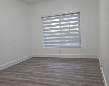 2131 Calais Drive - Photo Thumbnail 20