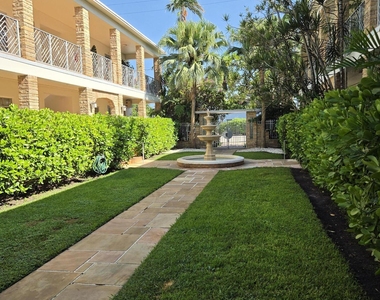 2131 Calais Drive - Photo Thumbnail 25