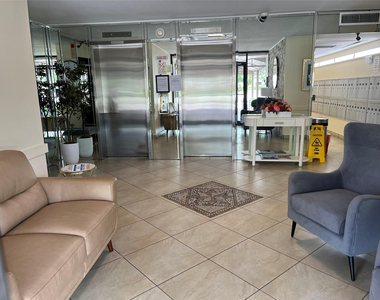 3100 N Palm Aire Drive - Photo Thumbnail 21