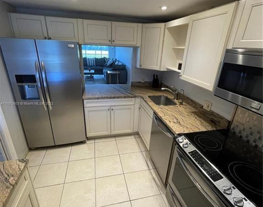 3100 N Palm Aire Drive - Photo Thumbnail 4