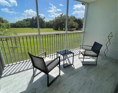 3100 N Palm Aire Drive - Photo Thumbnail 20