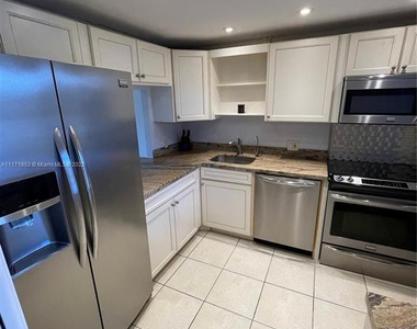 3100 N Palm Aire Drive - Photo Thumbnail 3