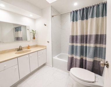 230 Sw Inwood Avenue - Photo Thumbnail 10