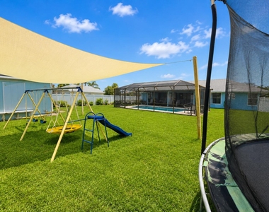 230 Sw Inwood Avenue - Photo Thumbnail 15