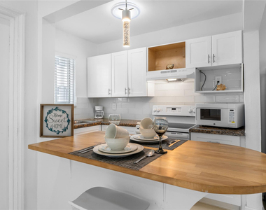 343 Van Buren Street - Photo Thumbnail 4