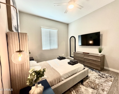 8024 W State Avenue - Photo Thumbnail 10