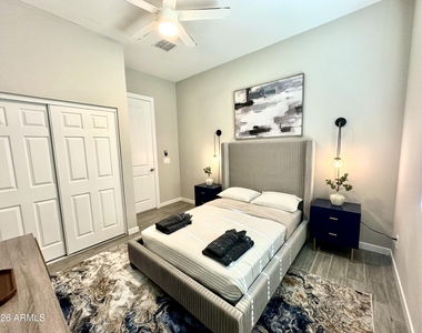 8024 W State Avenue - Photo Thumbnail 11
