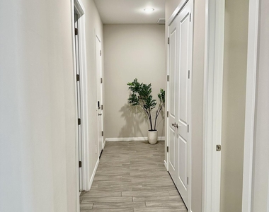 8024 W State Avenue - Photo Thumbnail 16