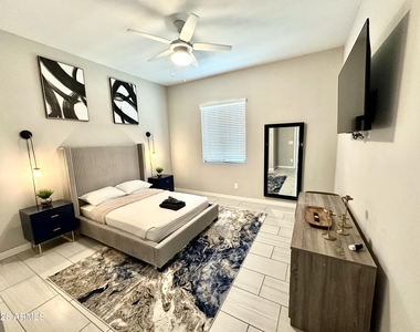 8024 W State Avenue - Photo Thumbnail 1