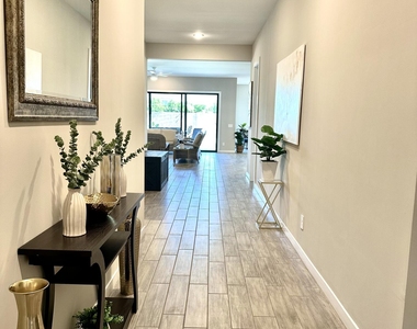 8024 W State Avenue - Photo Thumbnail 7
